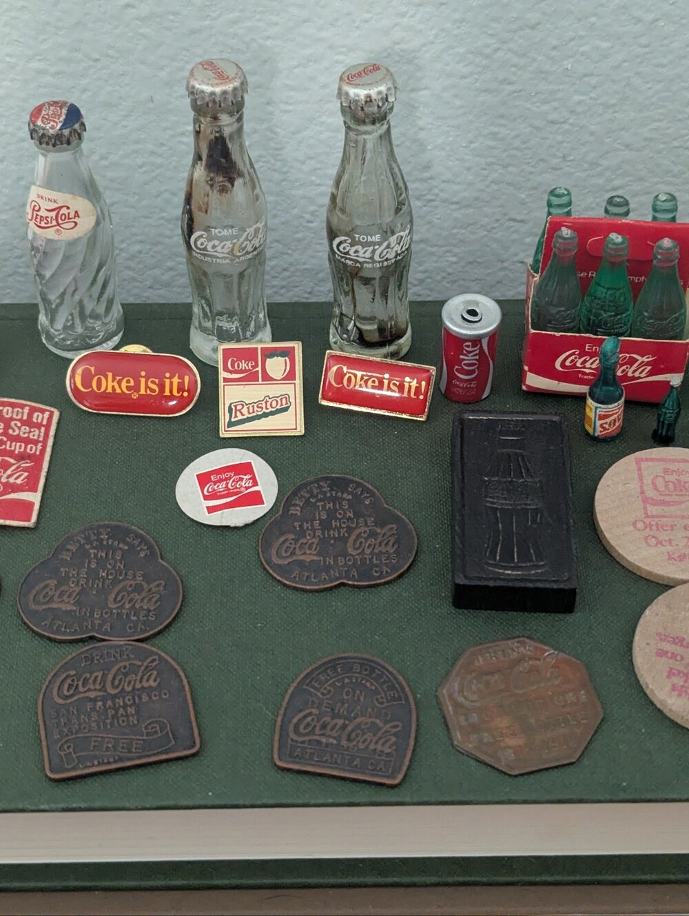 Huge Vintage Coca-Cola Collectibles Estate Lot - Corgi Diecast, Pins, Trays, Bot - Picture 5 of 9